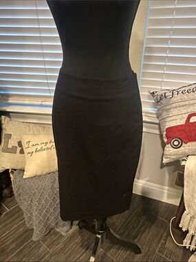 Banana Republic Black pencil skirt